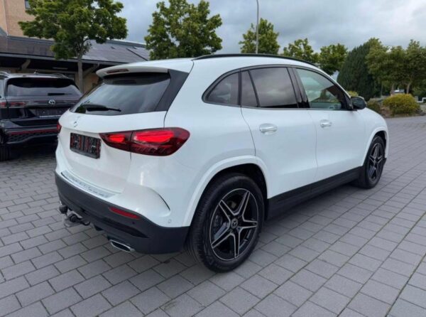 Mercedes-Benz GLA 200 d 4Matic AMG Line – Image 5