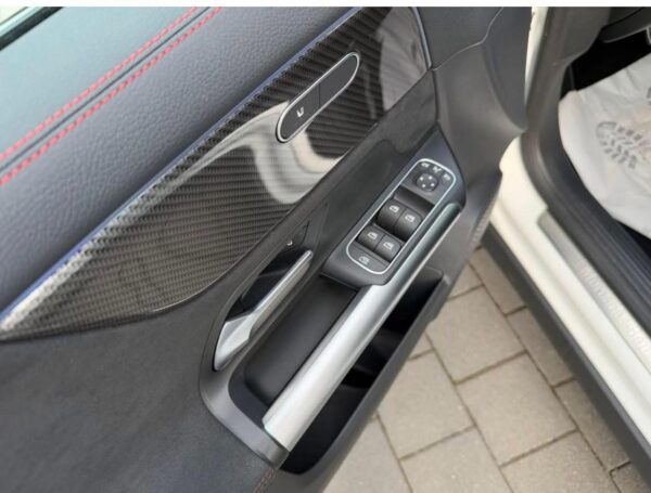 Mercedes-Benz GLA 200 d 4Matic AMG Line – Image 13