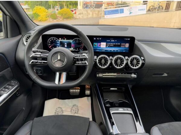 Mercedes-Benz GLA 200 d 4Matic AMG Line – Image 10