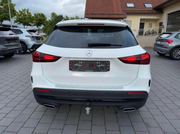 Mercedes-Benz GLA 200 d 4Matic AMG Line – Image 6