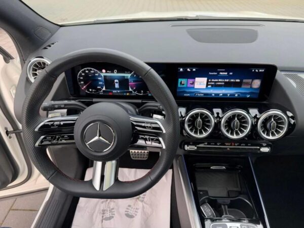 Mercedes-Benz GLA 200 d 4Matic AMG Line – Image 11