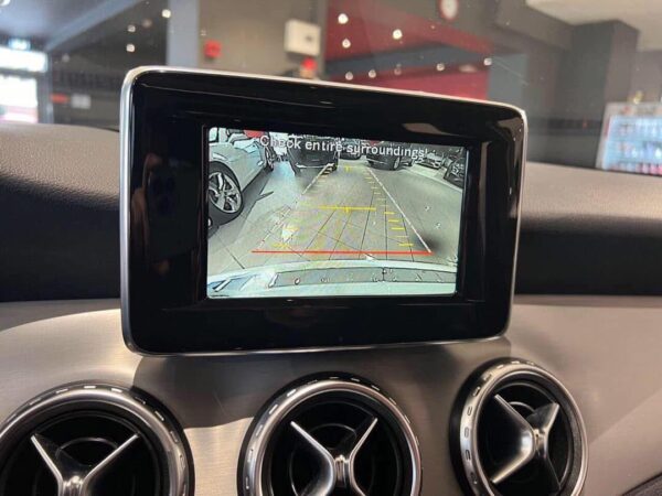 Mercedes-Benz GLA 200 – Image 18