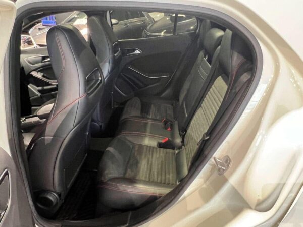 Mercedes-Benz GLA 200 – Image 26