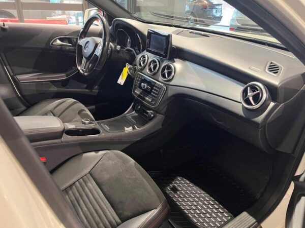 Mercedes-Benz GLA 200 – Image 11
