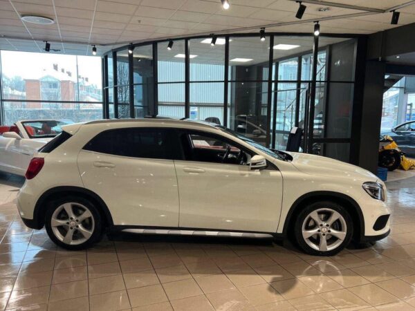 Mercedes-Benz GLA 200 – Image 2
