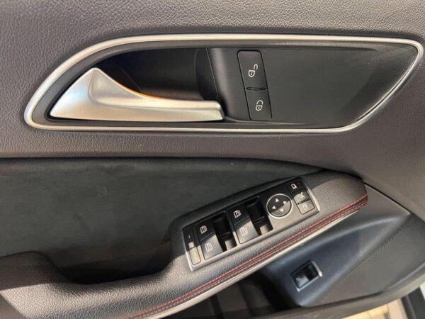 Mercedes-Benz GLA 200 – Image 22