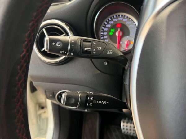 Mercedes-Benz GLA 200 – Image 20