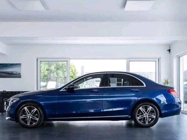 Mercedes-Benz C 220 d Avantgarde 194ch – Image 3