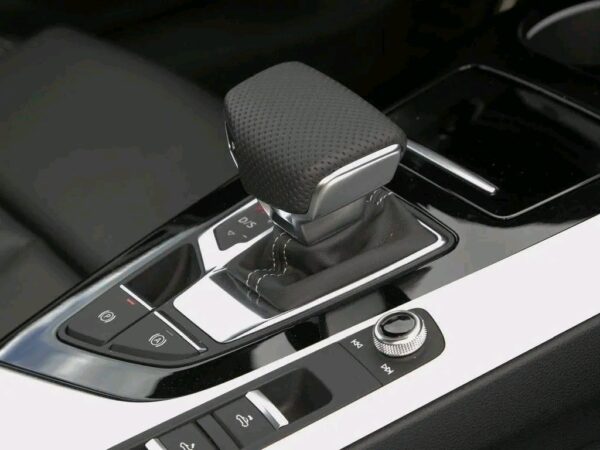 Audi A5 Cabriolet 40 TDI quattro S line 20 – Image 9