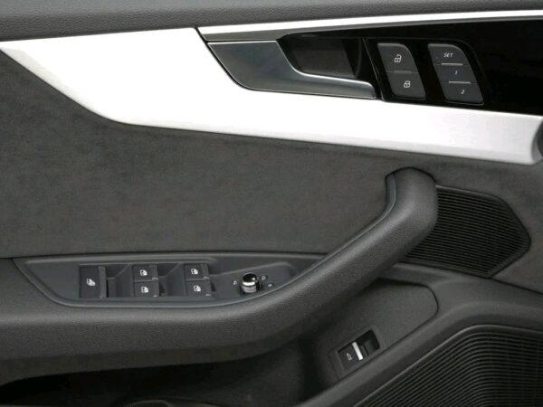 Audi A5 Cabriolet 40 TDI quattro S line 20 – Image 16