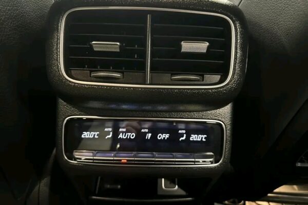 Mercedes-Benz GLE 350 4MATIC – Image 15
