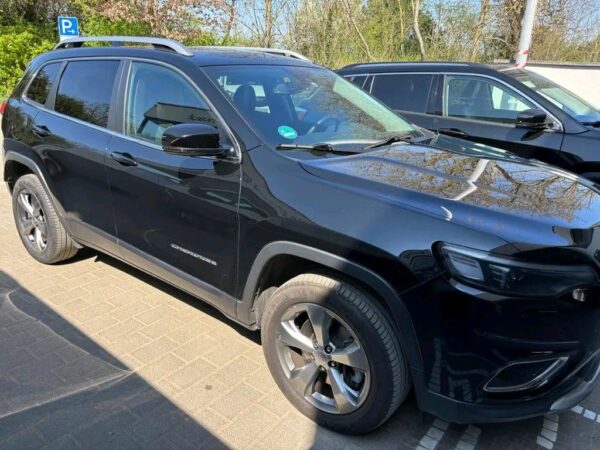 Jeep Cherokee Limited 4WD – Image 2