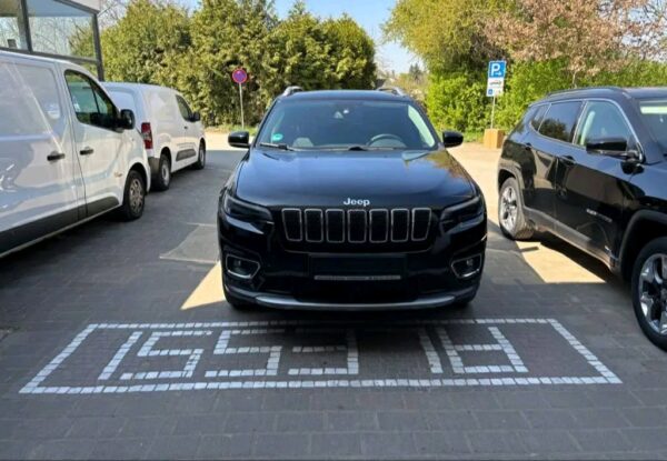 Jeep Cherokee Limited 4WD – Image 3
