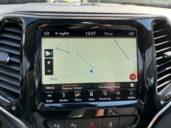 Jeep Cherokee Limited 4WD – Image 11