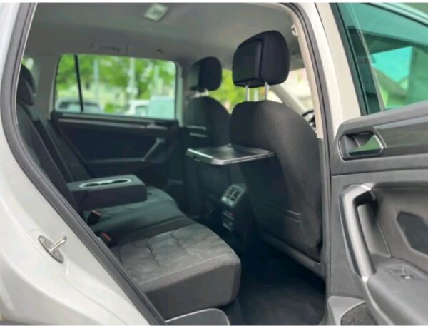 Volkswagen Tiguan Highline Aut. R – Image 9