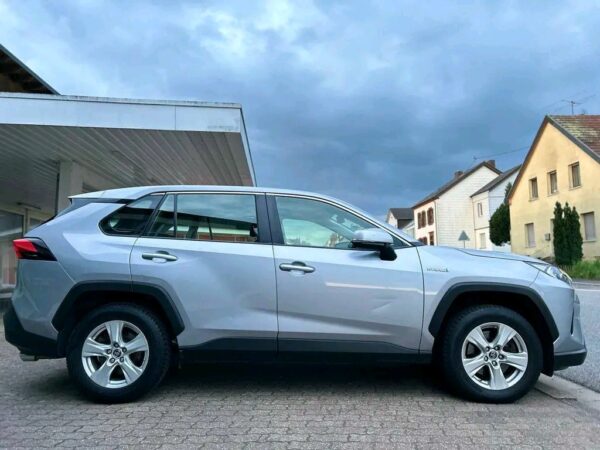Toyota RAV4 Hybrid 2,5 Ltr – Image 6