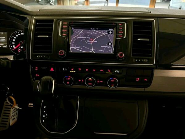 Volkswagen T6 2.0 TDI Multivan – Image 7