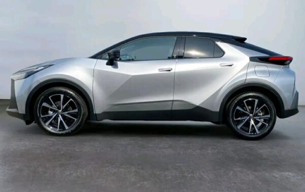 Toyota C-HR 2.0 Hybrid Team D – Image 14
