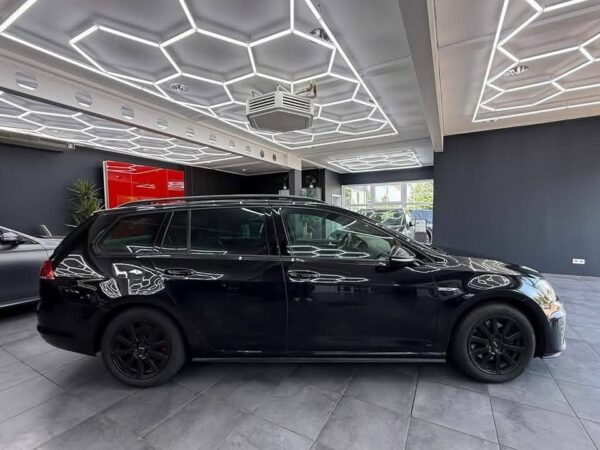 Volkswagen Golf – Image 5