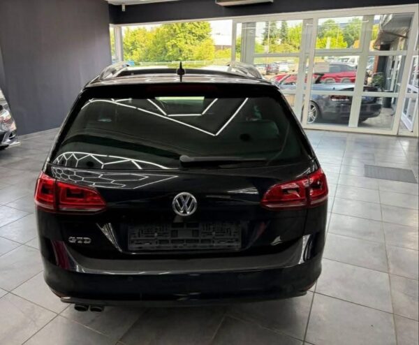 Volkswagen Golf – Image 10