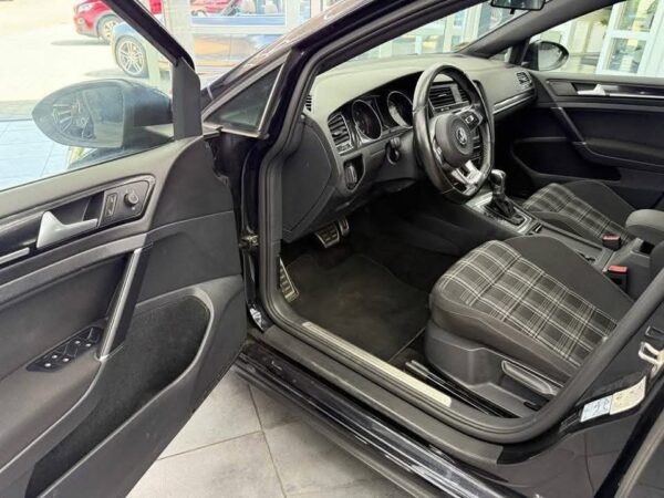 Volkswagen Golf – Image 16