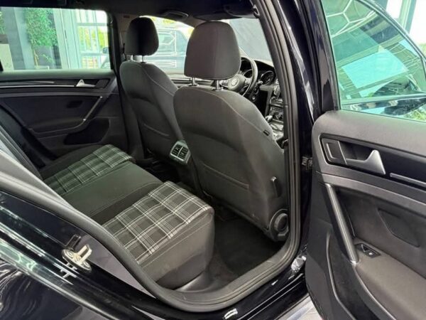 Volkswagen Golf – Image 15
