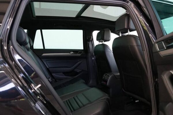 Volkswagen Passat – Image 17