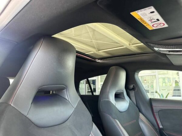 Mercedes-Benz CLA 35 AMG 4Matic – Image 10