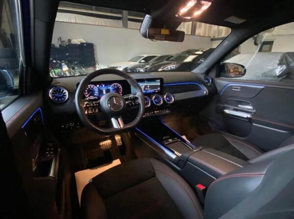 Mercedes-Benz GLB 200 AMG – Image 9