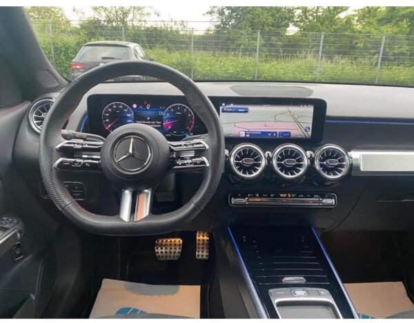 Mercedes-Benz GLB 200 AMG – Image 8