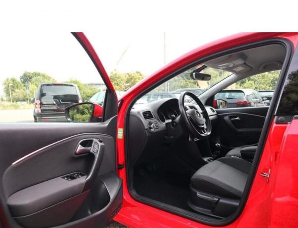 Volkswagen Polo – Image 8
