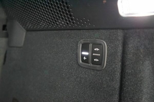 Porsche Macan – Image 21