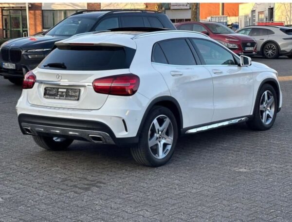 Mercedes-Benz GLA 200 AMG – Image 8