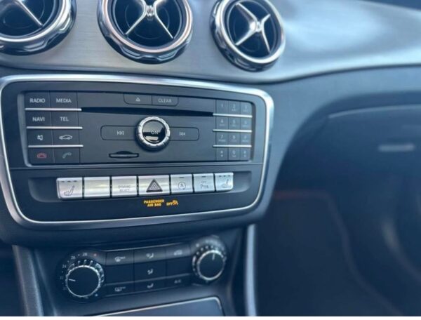 Mercedes-Benz GLA 200 AMG – Image 15