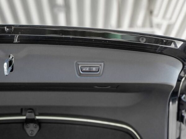 BMW i4 Gran Coupe 35 eDrive M-Sport – Image 12