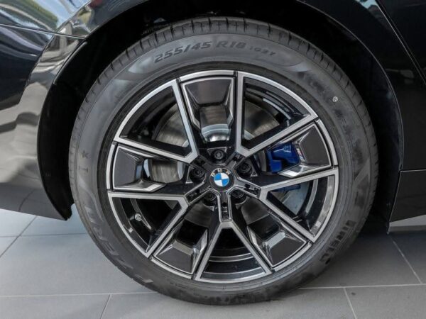 BMW i4 Gran Coupe 35 eDrive M-Sport – Image 18