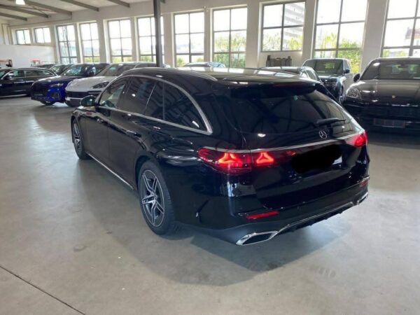 Mercedes-Benz E 220 T d AMG Line – Image 2