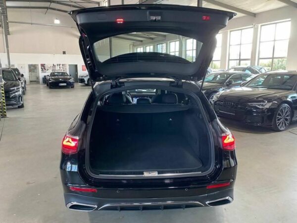 Mercedes-Benz E 220 T d AMG Line – Image 9