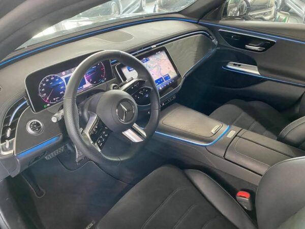 Mercedes-Benz E 220 T d AMG Line – Image 12