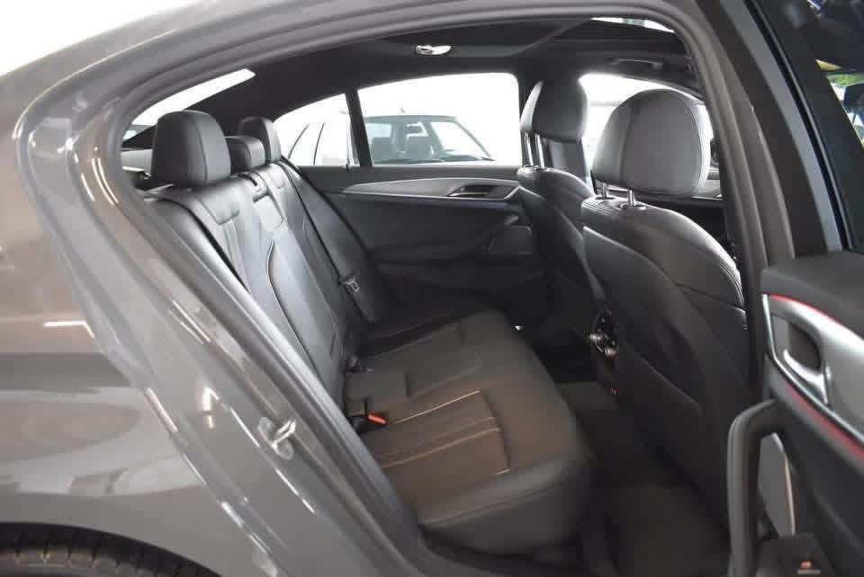 BMW 530 d M-Sport xDrive – Image 13
