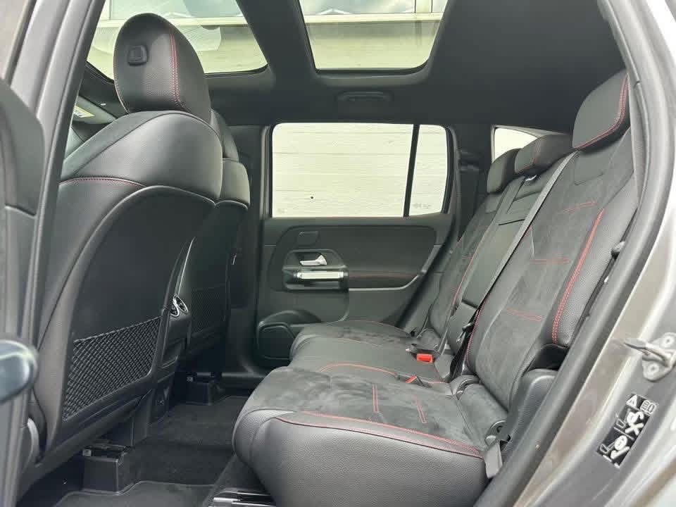 Mercedes-Benz GLB 180D AMG – Image 10