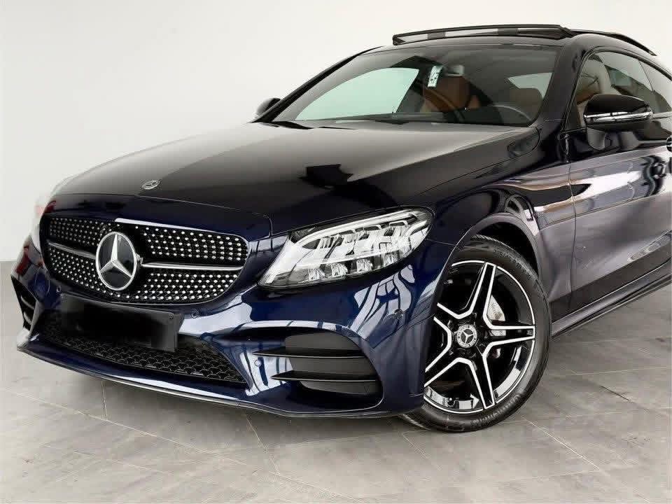Mercedes-Benz C 180 *AMG-LINE – Image 4