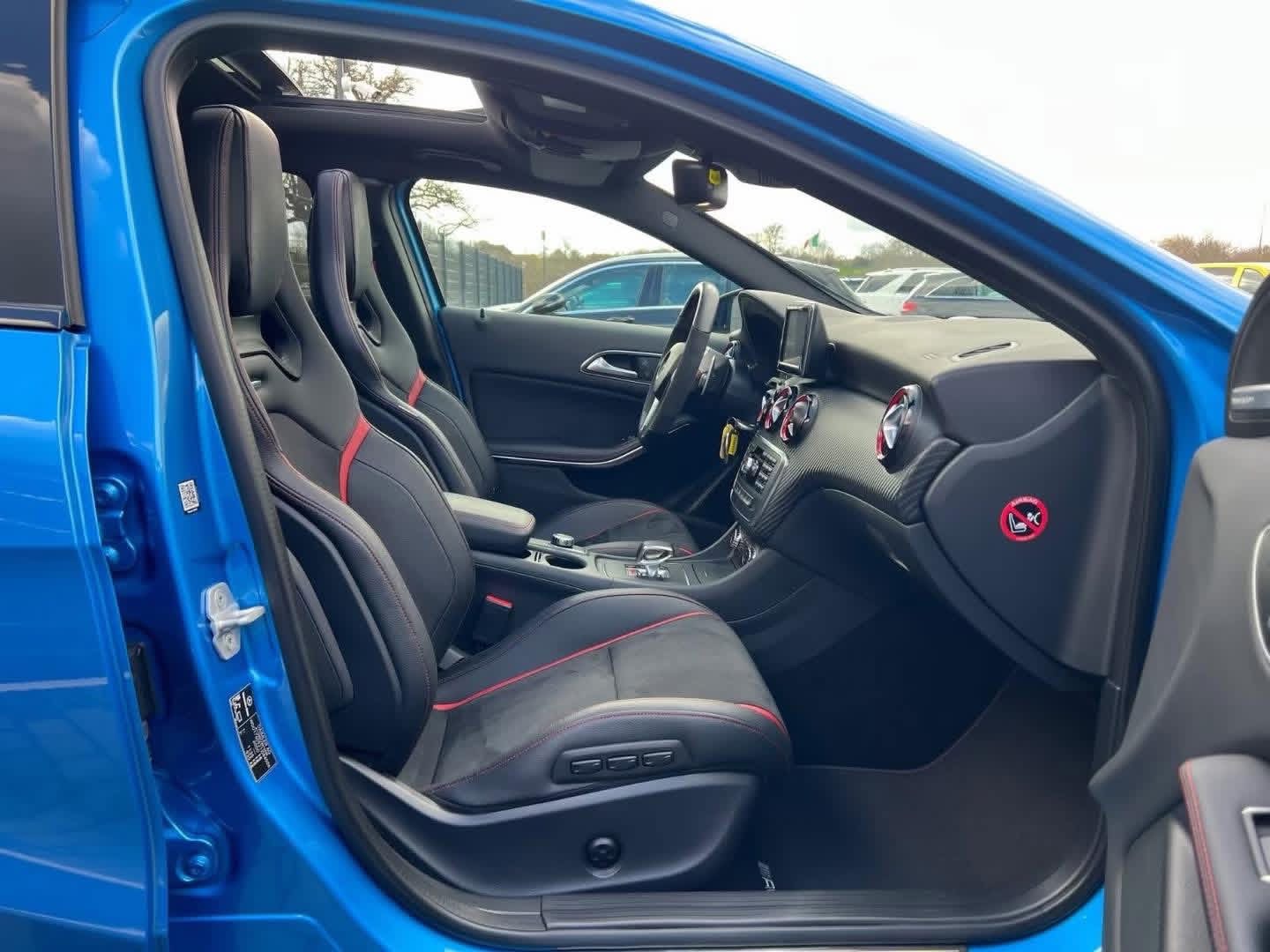 Mercedes-Benz A 45 AMG 4M*7G*PANO – Image 20